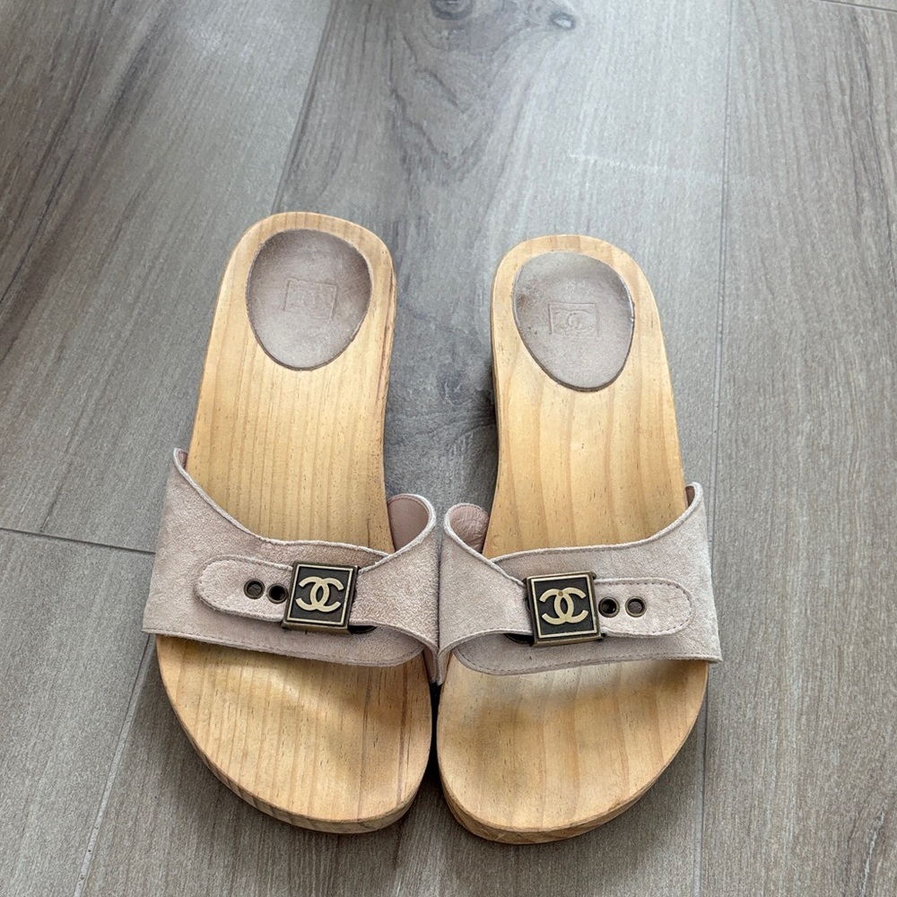 Vintage Chanel Rare Wood Suede Clog slide sandals size 39.  Dr scholls